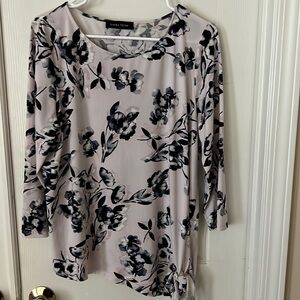 Beautiful Ivanka Trump 3/4 sleeve side tie blouse.